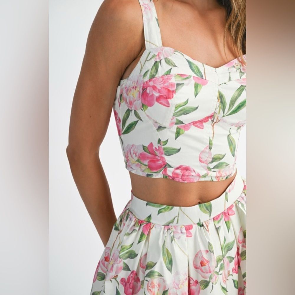 Floral Pink and White Skirt Set - Picture 12 of 13
